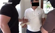 В Узбекистане начальник отдела налогового управления задержан при получении взятки ювелирными изделиями